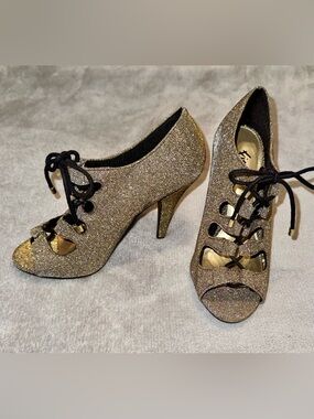 Fioni Glitter Lace Up Peep Toe Heels Size 5 Silver Gold Sparkle